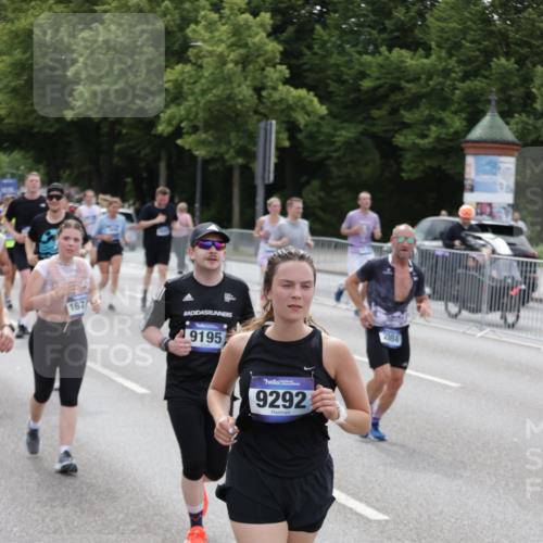 29.06.2025 - hella hamburg halbmarathon Jannik Wohlers http://msf.ph/oto/8323261 29.06.2025 10:39:39 Lombardsbrücke 1058, 1076, 1291, 1586, 1691, 1899, 2019, 2254, 2866, 2888, 3515, 3607, 3808, 3882, 3883, 3884, 4173, 4471, 5229, 5263, 5654, 5877, 5901, 6097, 6548, 6698, 6750, 6890, 6920, 7045, 7455, 7456, 8107, 8612, 8622, 8815, 8865, 8866, 9187, 9195, 9292, 9495, 10648, 10806, 10818, 10901, 10939, 10953, 11188, 11242, 11244, 11717, 11874, 12414, 12883, 12906, 13005, 13069, 13577, 13644, 14327, 14578, 15111, 16532, 16784, 18157, 19163 meine-sportfotos.de
