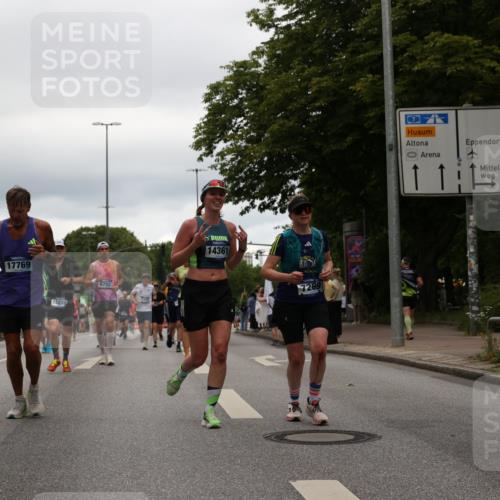 29.06.2025 - hella hamburg halbmarathon Yannick Fuchs http://msf.ph/oto/8323274 29.06.2025 10:51:19 20KM 1200, 1239, 1387, 1563, 1715, 1719, 1972, 2236, 2282, 2652, 3575, 4261, 5015, 5134, 5391, 5457, 5458, 5728, 6720, 6892, 7159, 7269, 8744, 9450, 10383, 10408, 11832, 12144, 12509, 12773, 12774, 13245, 13376, 13523, 13664, 14361, 14737, 14881, 14951, 15090, 15110, 15125, 15189, 15220, 15349, 15664, 16093, 16418, 16830, 16909, 17201, 17758, 17769, 17848, 18388, 18508 meine-sportfotos.de