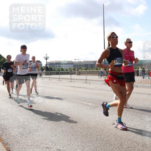 29.06.2025 - hella hamburg halbmarathon Lena Gebhardt http://msf.ph/oto/8323312 29.06.2025 09:48:19 Lombardsbrücke 15931, 12916, 1873, 17643, 10404, 17022, 8220, 1164, 1290, 1385, 1505, 1562, 1710, 1743, 2399, 2714, 2767, 3480, 3959, 4602, 4860, 5091, 5092, 5315, 5554, 5709, 6684, 6829, 6990, 7884, 8362, 8933, 9178, 9403, 9944, 10384, 10404, 10793, 10852, 10900, 11202, 11227, 11620, 11745, 11929, 12051, 12290, 12488, 12514, 12865, 12916, 13483, 13595, 13798, 13854, 13975, 14387, 14875, 14908, 14934, 14952, 15015, 15261, 15415, 15701, 15931, 15959, 15965, 16119, 16158 meine-sportfotos.de