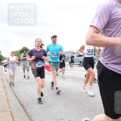 29.06.2025 - hella hamburg halbmarathon Lena Gebhardt http://msf.ph/oto/8323362 29.06.2025 10:57:33 Lombardsbrücke 9824, 2041, 10078, 8552, 1123, 1242, 1248, 1265, 1643, 2015, 2041, 2370, 2451, 2567, 2900, 3191, 3195, 3385, 3388, 3433, 3723, 3750, 3851, 3954, 4059, 4086, 4106, 4180, 4197, 4241, 4485, 4521, 4611, 4830, 4998, 5057, 5117, 5316, 5632, 5639, 5736, 5738, 6053, 6827, 6832, 6857, 6916, 7172, 7592, 7720, 7728, 7787, 8035, 8039, 8159, 8224, 8287, 8386, 8540, 8552, 8679, 8708, 8851, 8853, 8873, 9059, 9110, 9233, 9318, 9394, 9496, 9613 meine-sportfotos.de