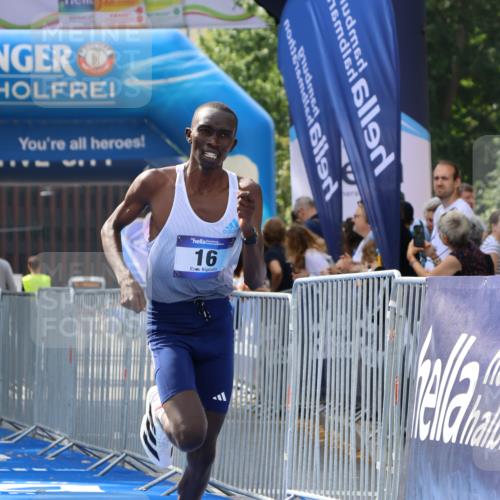29.06.2025 - hella hamburg halbmarathon Strokosch-Dieckow http://msf.ph/oto/8323450 29.06.2025 10:03:12 Ziel 16 meine-sportfotos.de