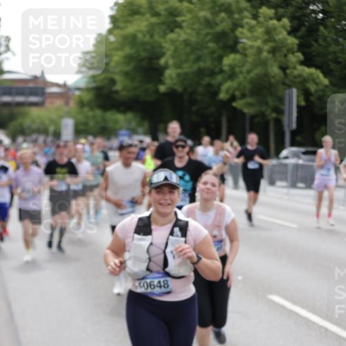29.06.2025 - hella hamburg halbmarathon Jannik Wohlers http://msf.ph/oto/8323471 29.06.2025 10:39:40 Lombardsbrücke 1058, 1076, 1291, 1586, 1691, 1899, 2019, 2254, 2866, 2888, 3515, 3607, 3808, 3882, 3883, 3884, 4173, 4471, 5229, 5263, 5654, 5877, 5901, 6097, 6548, 6698, 6750, 6890, 6920, 7045, 7455, 7456, 8107, 8622, 8815, 8865, 8866, 9187, 9195, 9292, 9495, 10648, 10806, 10818, 10953, 11188, 11242, 11244, 11717, 11874, 12414, 12883, 12906, 13005, 13069, 13577, 13651, 14327, 14578, 15111, 16784, 18157, 19163 meine-sportfotos.de