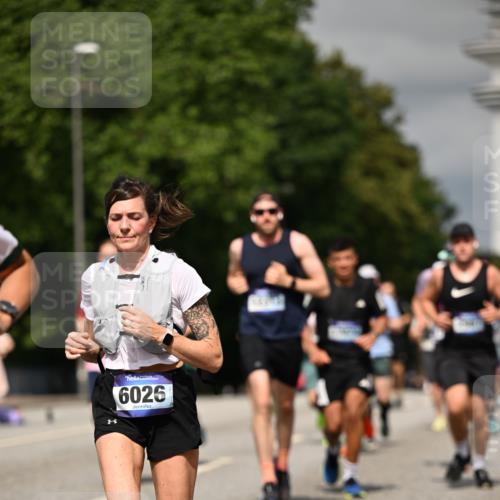 29.06.2025 - hella hamburg halbmarathon Dr. Thomas Lammeyer http://msf.ph/oto/8323506 29.06.2025 10:17:28 Kennedybrücke 1007, 1194, 1859, 1939, 2055, 2359, 2721, 2904, 2961, 2987, 3218, 3729, 4001, 4950, 5232, 6026, 6207, 7346, 7460, 8279, 8913, 9128, 9612 meine-sportfotos.de