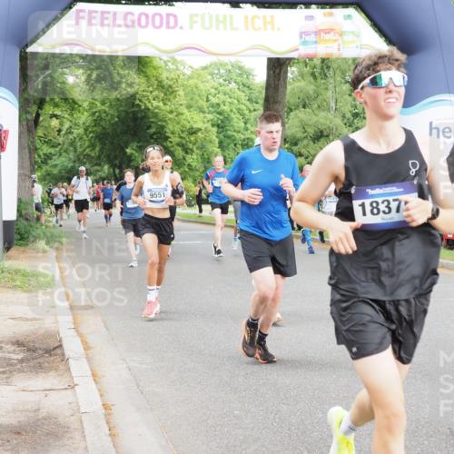 29.06.2025 - hella hamburg halbmarathon MichiJ http://msf.ph/oto/8323507 29.06.2025 10:37:28 Zwischen KM18-KM19 1216, 1381, 5978, 6712, 9551, 13159, 13688, 14248, 15523, 16731, 17384, 17908, 18064, 18370 meine-sportfotos.de