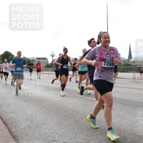 29.06.2025 - hella hamburg halbmarathon Lena Gebhardt http://msf.ph/oto/8323528 29.06.2025 10:23:05 Lombardsbrücke 13240, 78, 17657, 16863, 1853, 7266, 1029, 1362, 1853, 2294, 2766, 2925, 3003, 3029, 3034, 3600, 3601, 4190, 4266, 4728, 4793, 5223, 5343, 5629, 6502, 6578, 6784, 6785, 6849, 7188, 7190, 7266, 7276, 7529, 7891, 7925, 8355, 8687, 8688, 8716, 8918, 8920, 9133, 9256, 9301, 9877, 9913, 10205, 10739, 10826, 11798, 12025, 12073, 12190, 12265, 13560, 13921, 14041, 14338, 14525, 14801, 14821, 16416, 16558, 17013, 17099, 17207, 17299, 17719 meine-sportfotos.de