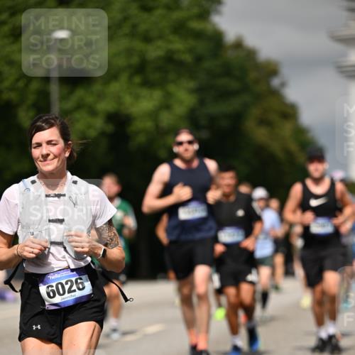 29.06.2025 - hella hamburg halbmarathon Dr. Thomas Lammeyer http://msf.ph/oto/8323563 29.06.2025 10:17:28 Kennedybrücke 1007, 1194, 1859, 1939, 2055, 2359, 2721, 2904, 2961, 2987, 3218, 3729, 4001, 4950, 5232, 6026, 6207, 7346, 7460, 8279, 8913, 9128, 9612 meine-sportfotos.de
