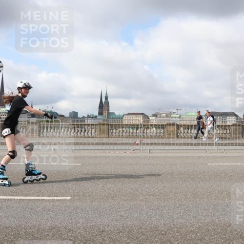 29.06.2025 - hella hamburg halbmarathon Lena Gebhardt http://msf.ph/oto/8323565 29.06.2025 09:08:10 Lombardsbrücke  meine-sportfotos.de