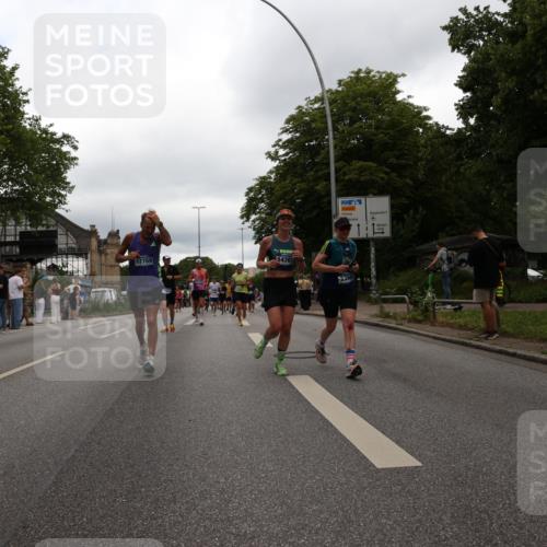 29.06.2025 - hella hamburg halbmarathon Yannick Fuchs http://msf.ph/oto/8323650 29.06.2025 10:51:19 20KM 1200, 1239, 1387, 1563, 1715, 1719, 1972, 2236, 2282, 2652, 3575, 4261, 5015, 5134, 5391, 5457, 5458, 5728, 6720, 6892, 7159, 7269, 8744, 9450, 10383, 10408, 11832, 12144, 12509, 12773, 12774, 13245, 13376, 13523, 13664, 14361, 14737, 14881, 14951, 15090, 15110, 15125, 15189, 15220, 15349, 15664, 16093, 16418, 16830, 16909, 17201, 17758, 17769, 17848, 18388, 18508 meine-sportfotos.de