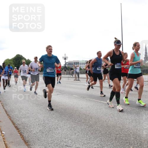 29.06.2025 - hella hamburg halbmarathon Lena Gebhardt http://msf.ph/oto/8323653 29.06.2025 10:23:06 Lombardsbrücke 16863, 1853, 13248, 190, 4266, 17657, 7891, 951, 1029, 1362, 1853, 2294, 2766, 2925, 3003, 3029, 3034, 3600, 3601, 4190, 4266, 4728, 4793, 5223, 5343, 5629, 6502, 6578, 6784, 6785, 6849, 7188, 7190, 7266, 7529, 7820, 7891, 7925, 8687, 8688, 8716, 8918, 8920, 9133, 9256, 9301, 9877, 9913, 10205, 10739, 10826, 11798, 12025, 12073, 12190, 12265, 13560, 13921, 14041, 14338, 14525, 14801, 14821, 16416, 16558, 17013, 17099, 17207, 17299, 17719 meine-sportfotos.de