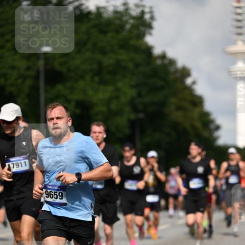 29.06.2025 - hella hamburg halbmarathon Dr. Thomas Lammeyer http://msf.ph/oto/8323667 29.06.2025 09:55:36 Kennedybrücke 1312, 1353, 1569, 1763, 2653, 2880, 3437, 3618, 3697, 4565, 4991, 5014, 5047, 5129, 5231, 5690, 5987, 6490, 6700, 6770, 7185, 8074, 8359, 8564, 8900, 9358, 9547, 9659, 10319, 10978, 11021, 11062 meine-sportfotos.de