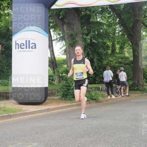 29.06.2025 - hella hamburg halbmarathon KatJ http://msf.ph/oto/8323702 29.06.2025 10:16:47 Zwischen KM18-KM19  meine-sportfotos.de