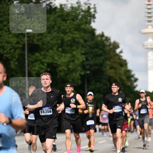 29.06.2025 - hella hamburg halbmarathon Dr. Thomas Lammeyer http://msf.ph/oto/8323722 29.06.2025 09:55:37 Kennedybrücke 1312, 1353, 1569, 1763, 2653, 2880, 3437, 3618, 3697, 4565, 4991, 5014, 5047, 5129, 5231, 5690, 5987, 6490, 6700, 6770, 7185, 8074, 8359, 8564, 8900, 9358, 9547, 9659, 10319, 10978, 11021, 11062 meine-sportfotos.de