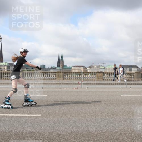 29.06.2025 - hella hamburg halbmarathon Lena Gebhardt http://msf.ph/oto/8323723 29.06.2025 09:08:10 Lombardsbrücke 247 meine-sportfotos.de