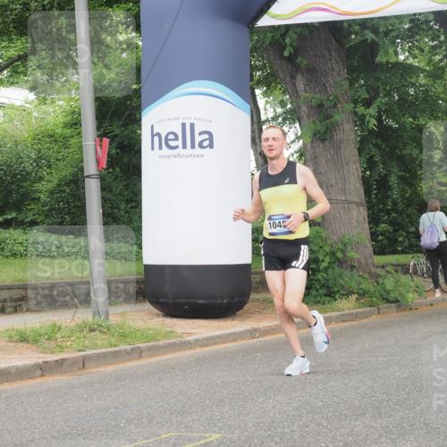 29.06.2025 - hella hamburg halbmarathon KatJ http://msf.ph/oto/8323736 29.06.2025 10:16:47 Zwischen KM18-KM19  meine-sportfotos.de