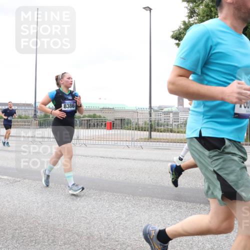 29.06.2025 - hella hamburg halbmarathon Lena Gebhardt http://msf.ph/oto/8323801 29.06.2025 10:57:35 Lombardsbrücke 375, 8386, 1123, 1242, 1248, 1265, 1643, 2015, 2041, 2370, 2451, 2567, 2900, 3191, 3195, 3385, 3388, 3433, 3723, 3750, 3851, 3954, 4059, 4086, 4106, 4180, 4197, 4485, 4521, 4611, 4830, 4998, 5117, 5316, 5632, 5639, 5736, 5738, 6053, 6827, 6832, 6857, 6916, 7172, 7193, 7592, 7720, 7728, 7787, 8035, 8159, 8224, 8287, 8386, 8474, 8540, 8552, 8679, 8708, 8773, 8851, 8853, 8873, 9059, 9110, 9233, 9318, 9394, 9496, 9613 meine-sportfotos.de