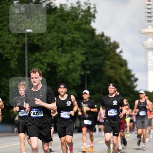 29.06.2025 - hella hamburg halbmarathon Dr. Thomas Lammeyer http://msf.ph/oto/8323808 29.06.2025 09:55:37 Kennedybrücke 1312, 1353, 1569, 1763, 2653, 2880, 3437, 3618, 3697, 4565, 4991, 5014, 5047, 5129, 5231, 5690, 5987, 6490, 6700, 6770, 7185, 8074, 8359, 8564, 8900, 9358, 9547, 9659, 10319, 10978, 11021, 11062 meine-sportfotos.de