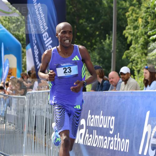 29.06.2025 - hella hamburg halbmarathon Strokosch-Dieckow http://msf.ph/oto/8323829 29.06.2025 10:03:06 Ziel 9, 16, 23 meine-sportfotos.de