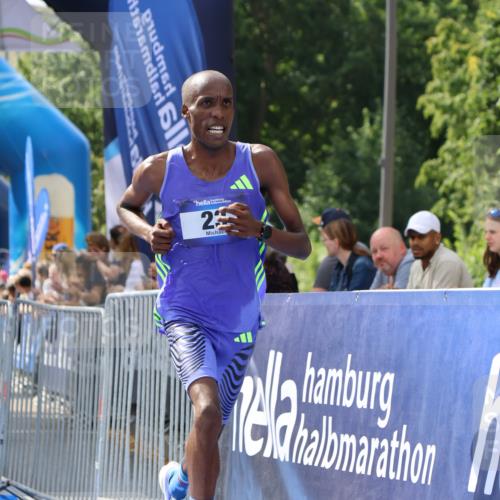 29.06.2025 - hella hamburg halbmarathon Strokosch-Dieckow http://msf.ph/oto/8323869 29.06.2025 10:03:06 Ziel 9, 16, 23 meine-sportfotos.de