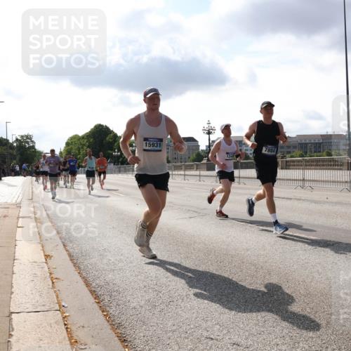 29.06.2025 - hella hamburg halbmarathon Lena Gebhardt http://msf.ph/oto/8323872 29.06.2025 09:48:22 Lombardsbrücke 1710, 15931, 1248, 7884, 1164, 1290, 1385, 1505, 1562, 1710, 1743, 2399, 2714, 2767, 3480, 3959, 4359, 4602, 4860, 5091, 5315, 5554, 5709, 6684, 6829, 6990, 7152, 7154, 7884, 8362, 8933, 9178, 9403, 9944, 10384, 10404, 10793, 10852, 10900, 11202, 11227, 11620, 11745, 11929, 12051, 12290, 12488, 12514, 12865, 12916, 13483, 13595, 13854, 13975, 14387, 14875, 14908, 14934, 15015, 15261, 15415, 15701, 15931, 15959, 16119, 16158 meine-sportfotos.de