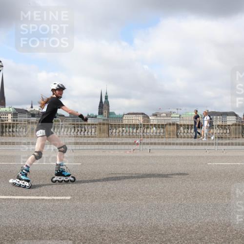 29.06.2025 - hella hamburg halbmarathon Lena Gebhardt http://msf.ph/oto/8323913 29.06.2025 09:08:10 Lombardsbrücke 247 meine-sportfotos.de