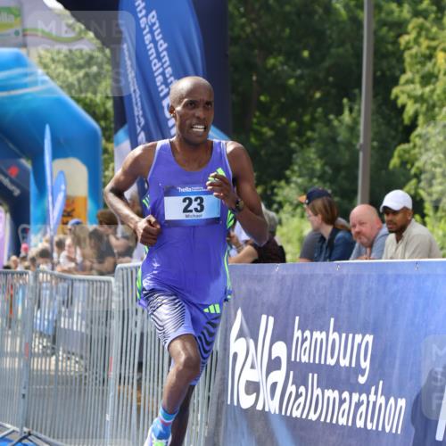 29.06.2025 - hella hamburg halbmarathon Strokosch-Dieckow http://msf.ph/oto/8323944 29.06.2025 10:03:06 Ziel 9, 16, 23 meine-sportfotos.de