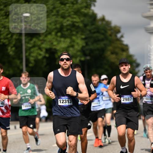 29.06.2025 - hella hamburg halbmarathon Dr. Thomas Lammeyer http://msf.ph/oto/8323958 29.06.2025 10:17:30 Kennedybrücke 1007, 1194, 1859, 1939, 2055, 2359, 2721, 2904, 2961, 2987, 3218, 3729, 4001, 4795, 4950, 5232, 5631, 6026, 6207, 7346, 7460, 7913, 8913, 9128, 9612, 9631 meine-sportfotos.de