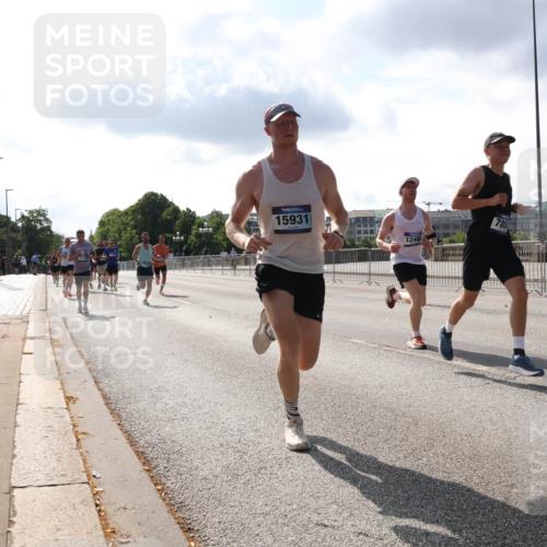 29.06.2025 - hella hamburg halbmarathon Lena Gebhardt http://msf.ph/oto/8323959 29.06.2025 09:48:22 Lombardsbrücke 15931, 1248, 1164, 1290, 1385, 1505, 1562, 1710, 1743, 2399, 2714, 2767, 3480, 3959, 4359, 4602, 4860, 5091, 5315, 5554, 5709, 6684, 6829, 6990, 7152, 7154, 7884, 8362, 8933, 9178, 9403, 9944, 10384, 10404, 10793, 10852, 10900, 11202, 11227, 11620, 11745, 11929, 12051, 12290, 12488, 12514, 12865, 12916, 13483, 13595, 13854, 13975, 14387, 14875, 14908, 14934, 15015, 15261, 15415, 15701, 15931, 15959, 16119, 16158 meine-sportfotos.de