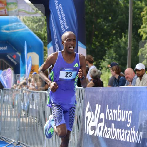 29.06.2025 - hella hamburg halbmarathon Strokosch-Dieckow http://msf.ph/oto/8323994 29.06.2025 10:03:06 Ziel 9, 16, 23 meine-sportfotos.de