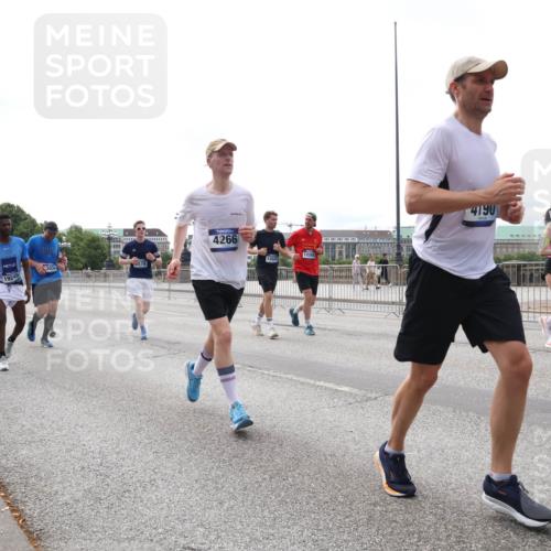 29.06.2025 - hella hamburg halbmarathon Lena Gebhardt http://msf.ph/oto/8324003 29.06.2025 10:23:08 Lombardsbrücke 13248, 19245, 3034, 578, 4266, 12025, 4190, 3029, 1029, 1362, 1853, 2766, 2925, 3003, 3029, 3034, 3600, 3601, 4190, 4266, 4728, 4793, 5223, 5629, 6502, 6578, 6784, 6785, 6849, 7266, 7529, 7820, 7891, 7925, 8687, 8688, 8716, 8918, 8920, 9133, 9256, 9301, 9877, 9913, 10205, 10739, 10826, 11798, 11879, 12025, 12073, 12190, 12265, 13560, 13921, 14041, 14265, 14338, 14525, 14801, 14821, 16416, 16558, 17013, 17099, 17207, 17299, 17719 meine-sportfotos.de