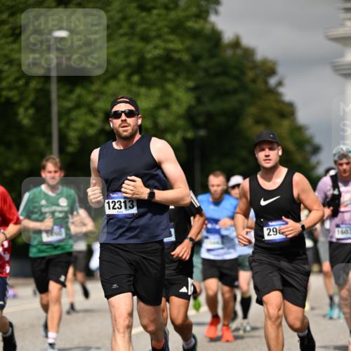 29.06.2025 - hella hamburg halbmarathon Dr. Thomas Lammeyer http://msf.ph/oto/8324019 29.06.2025 10:17:30 Kennedybrücke 1007, 1194, 1859, 1939, 2055, 2359, 2721, 2904, 2961, 2987, 3218, 3729, 4001, 4795, 4950, 5232, 5631, 6026, 6207, 7346, 7460, 7913, 8913, 9128, 9612, 9631 meine-sportfotos.de