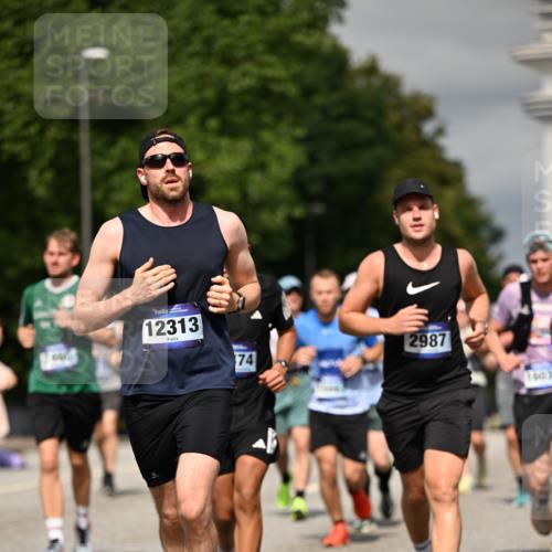 29.06.2025 - hella hamburg halbmarathon Dr. Thomas Lammeyer http://msf.ph/oto/8324049 29.06.2025 10:17:30 Kennedybrücke 1007, 1194, 1859, 1939, 2055, 2359, 2721, 2904, 2961, 2987, 3218, 3729, 4001, 4795, 4950, 5232, 5631, 6026, 6207, 7346, 7460, 7913, 8913, 9128, 9612, 9631 meine-sportfotos.de