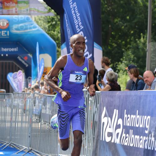29.06.2025 - hella hamburg halbmarathon Strokosch-Dieckow http://msf.ph/oto/8324078 29.06.2025 10:03:06 Ziel 9, 16, 23 meine-sportfotos.de