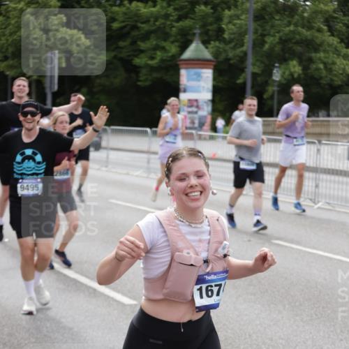 29.06.2025 - hella hamburg halbmarathon Jannik Wohlers http://msf.ph/oto/8324111 29.06.2025 10:39:41 Lombardsbrücke 1058, 1076, 1291, 1586, 1691, 1899, 2019, 2254, 2572, 2866, 2888, 3237, 3515, 3607, 3808, 3882, 3883, 3884, 4173, 4271, 4471, 5229, 5263, 5654, 5877, 5901, 6097, 6548, 6698, 6750, 6890, 6920, 7045, 7455, 7456, 8622, 8815, 8865, 8866, 9187, 9195, 9292, 9495, 10474, 10806, 10818, 10953, 11188, 11242, 11244, 11717, 11874, 12414, 12883, 12906, 13005, 13069, 13577, 13651, 14327, 14578, 15111, 16784, 19163 meine-sportfotos.de