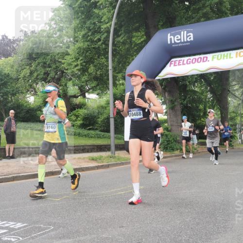 29.06.2025 - hella hamburg halbmarathon KatJ http://msf.ph/oto/8324144 29.06.2025 10:46:19 Zwischen KM18-KM19 2780, 4986, 6220, 8030 meine-sportfotos.de