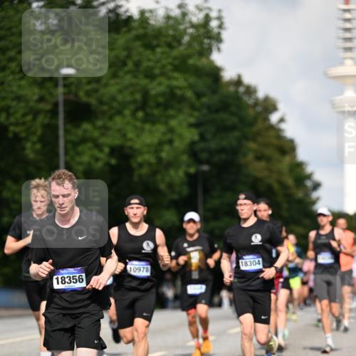 29.06.2025 - hella hamburg halbmarathon Dr. Thomas Lammeyer http://msf.ph/oto/8324195 29.06.2025 09:55:37 Kennedybrücke 1312, 1353, 1569, 1763, 2653, 2880, 3437, 3618, 3697, 4565, 4991, 5014, 5047, 5129, 5231, 5690, 5987, 6490, 6700, 6770, 7185, 8074, 8359, 8564, 8900, 9358, 9547, 9659, 10319, 10978, 11021, 11062 meine-sportfotos.de