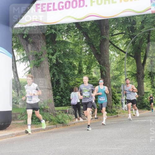 29.06.2025 - hella hamburg halbmarathon KatJ http://msf.ph/oto/8324218 29.06.2025 10:16:55 Zwischen KM18-KM19  meine-sportfotos.de