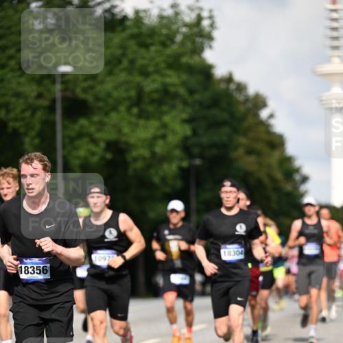 29.06.2025 - hella hamburg halbmarathon Dr. Thomas Lammeyer http://msf.ph/oto/8324219 29.06.2025 09:55:37 Kennedybrücke 1312, 1353, 1569, 1763, 2653, 2880, 3437, 3618, 3697, 4565, 4991, 5014, 5047, 5129, 5231, 5690, 5987, 6490, 6700, 6770, 7185, 8074, 8359, 8564, 8900, 9358, 9547, 9659, 10319, 10978, 11021, 11062 meine-sportfotos.de