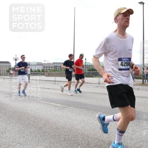 29.06.2025 - hella hamburg halbmarathon Lena Gebhardt http://msf.ph/oto/8324222 29.06.2025 10:23:09 Lombardsbrücke 19245, 3034, 6578, 4266, 1029, 1362, 1853, 2766, 2925, 3003, 3029, 3034, 3600, 4190, 4266, 4728, 4793, 5223, 5629, 6502, 6578, 6784, 6785, 6849, 7266, 7820, 7891, 7925, 8687, 8688, 8716, 8918, 8920, 9133, 9301, 9877, 9913, 10205, 10739, 10826, 11798, 11879, 12025, 12073, 12190, 12265, 13560, 13921, 14041, 14265, 14338, 14510, 14525, 14801, 14821, 16416, 16558, 17013, 17099, 17207, 17299, 17719 meine-sportfotos.de