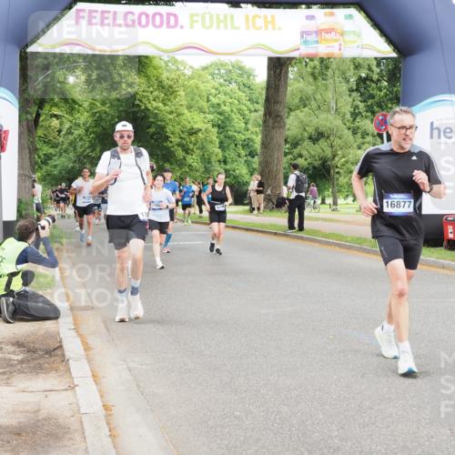 29.06.2025 - hella hamburg halbmarathon MichiJ http://msf.ph/oto/8324255 29.06.2025 10:37:33 Zwischen KM18-KM19 1216, 1399, 2878, 3543, 9551, 11579, 11975, 13159, 13812, 13875, 14248, 14794, 16731, 16877, 17001, 17319, 17384, 17908, 18370 meine-sportfotos.de