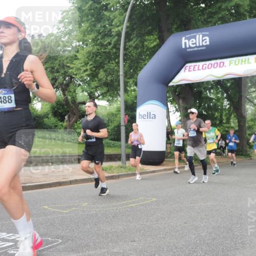 29.06.2025 - hella hamburg halbmarathon KatJ http://msf.ph/oto/8324329 29.06.2025 10:46:20 Zwischen KM18-KM19 2780, 4986, 6220, 8030 meine-sportfotos.de