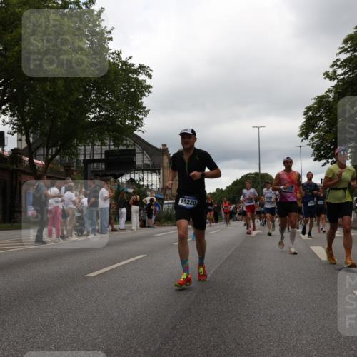29.06.2025 - hella hamburg halbmarathon Yannick Fuchs http://msf.ph/oto/8324366 29.06.2025 10:51:22 20KM 1200, 1239, 1387, 1563, 1715, 1719, 1972, 2236, 2652, 3575, 4261, 5015, 5134, 5391, 5457, 5458, 5728, 6720, 6892, 7159, 7269, 7833, 8744, 9450, 10383, 10408, 12144, 12509, 12773, 12774, 13245, 13376, 13523, 13664, 14361, 14737, 14881, 14951, 15090, 15110, 15125, 15189, 15220, 15349, 15664, 16093, 16418, 17201, 17758, 17769, 17848, 18388, 18508 meine-sportfotos.de