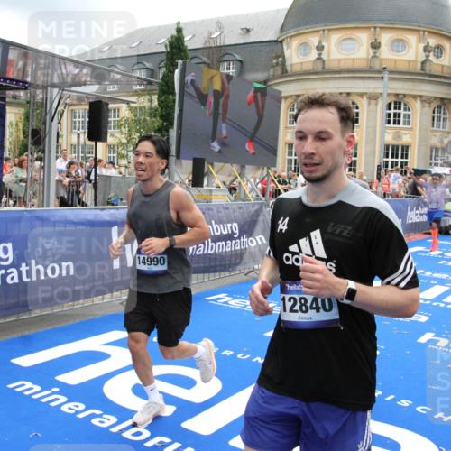 29.06.2025 - hella hamburg halbmarathon Michael Strokosch http://msf.ph/oto/8324458 29.06.2025 10:48:33 Ziel 1163, 1176, 2213, 3747, 5362, 6081, 9262, 10000, 10860, 11451, 11579, 12149, 12549, 12690, 12840, 13962, 14033, 14990, 15808, 15917, 17395, 17855, 18251, 18790, 18815, 18923 meine-sportfotos.de