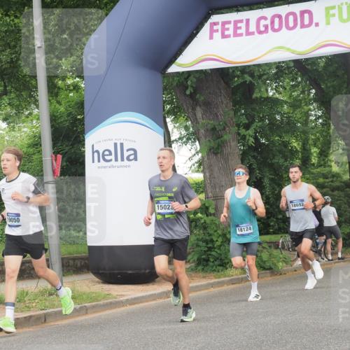 29.06.2025 - hella hamburg halbmarathon KatJ http://msf.ph/oto/8324490 29.06.2025 10:16:56 Zwischen KM18-KM19  meine-sportfotos.de