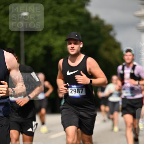 29.06.2025 - hella hamburg halbmarathon Dr. Thomas Lammeyer http://msf.ph/oto/8324491 29.06.2025 10:17:31 Kennedybrücke 1007, 1194, 1859, 1939, 2055, 2359, 2721, 2904, 2961, 2987, 3218, 3729, 4001, 4795, 4950, 5232, 5631, 6026, 6207, 7346, 7460, 7913, 8913, 9128, 9612, 9631 meine-sportfotos.de