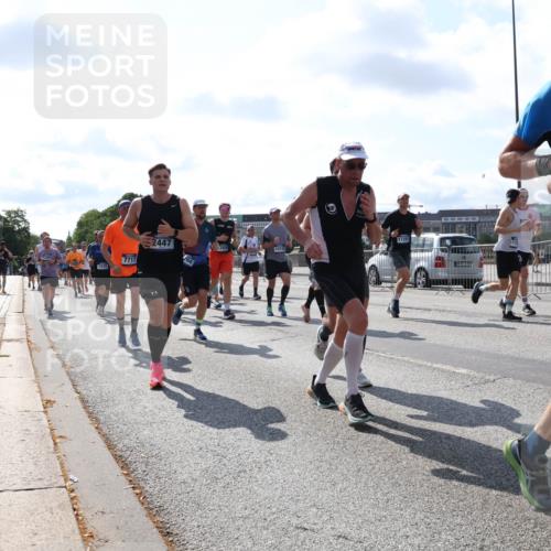 29.06.2025 - hella hamburg halbmarathon Lena Gebhardt http://msf.ph/oto/8324506 29.06.2025 10:00:11 Lombardsbrücke 1239, 7717, 2447, 1074, 17261, 2582, 1006, 1019, 1125, 1180, 1239, 1264, 1526, 1544, 1681, 1834, 1914, 2027, 2086, 2099, 2159, 2346, 2348, 2364, 2426, 2447, 2582, 2584, 2606, 2652, 2676, 2677, 2730, 2910, 3042, 3177, 3181, 3319, 3400, 3836, 3861, 3898, 4013, 4231, 4419, 4594, 4632, 4772, 4796, 4813, 4940, 5015, 5134, 5272, 5277, 5341, 5728, 6082, 6084, 6104, 6174, 6201, 6202, 6220, 6260, 6462, 6470, 6581, 6587, 8330, 10031, 11844 meine-sportfotos.de