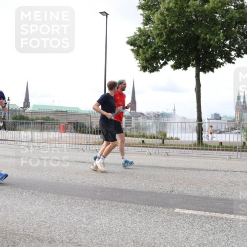 29.06.2025 - hella hamburg halbmarathon Lena Gebhardt http://msf.ph/oto/8324515 29.06.2025 10:23:10 Lombardsbrücke 0578, 1029, 1362, 1853, 2766, 2925, 3003, 3029, 3034, 4190, 4266, 4728, 4793, 5223, 5629, 6502, 6578, 6784, 6785, 6849, 7266, 7820, 7891, 8687, 8688, 8716, 8918, 8920, 9133, 9301, 9877, 9913, 10205, 10739, 10826, 11798, 11879, 12025, 12073, 12190, 12265, 12874, 13560, 13921, 14041, 14265, 14338, 14510, 14512, 14525, 14801, 14821, 16416, 16558, 17013, 17099, 17207, 17299, 17719 meine-sportfotos.de