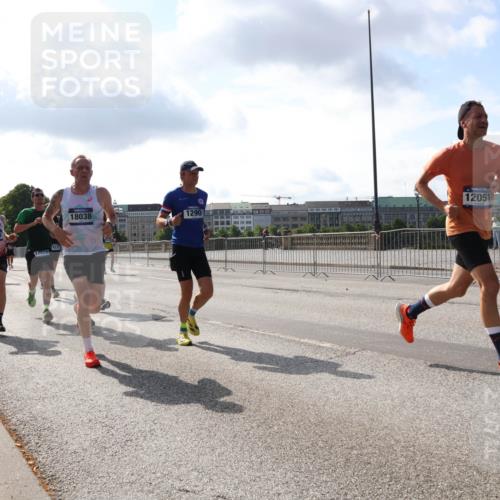 29.06.2025 - hella hamburg halbmarathon Lena Gebhardt http://msf.ph/oto/8324553 29.06.2025 09:48:27 Lombardsbrücke 5709, 17658, 8231, 12051, 18038, 1290, 1290, 1385, 1505, 1562, 1710, 1743, 2399, 2714, 2767, 3480, 3547, 3959, 4359, 4860, 5091, 5307, 5315, 5554, 5709, 6684, 6829, 6990, 6993, 7152, 7154, 7884, 8362, 8571, 8933, 9403, 10404, 10793, 10852, 10900, 11202, 11227, 11620, 11929, 12044, 12051, 12290, 12488, 12514, 12916, 13483, 13595, 13854, 13940, 13975, 14387, 14875, 14908, 14934, 15015, 15261, 15415, 15701, 15931, 15959, 16119, 16158 meine-sportfotos.de
