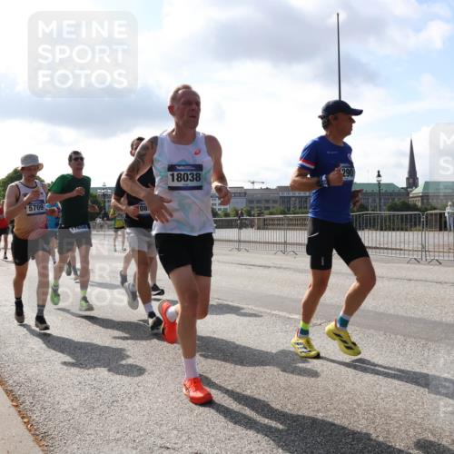29.06.2025 - hella hamburg halbmarathon Lena Gebhardt http://msf.ph/oto/8324662 29.06.2025 09:48:27 Lombardsbrücke 5709, 08, 17658, 18038, 290, 1290, 1385, 1505, 1562, 1710, 1743, 2399, 2714, 2767, 3480, 3547, 3959, 4359, 4860, 5091, 5307, 5315, 5554, 5709, 6684, 6829, 6990, 6993, 7152, 7154, 7884, 8362, 8571, 8933, 9403, 10404, 10793, 10852, 10900, 11202, 11227, 11620, 11929, 12044, 12051, 12290, 12488, 12514, 12916, 13483, 13595, 13854, 13940, 13975, 14387, 14875, 14908, 14934, 15015, 15261, 15415, 15701, 15931, 15959, 16119, 16158 meine-sportfotos.de