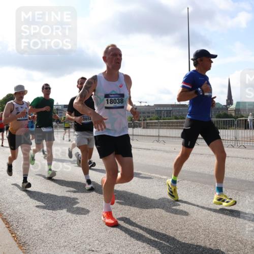 29.06.2025 - hella hamburg halbmarathon Lena Gebhardt http://msf.ph/oto/8324702 29.06.2025 09:48:27 Lombardsbrücke 17658, 0852, 18038, 1290, 1385, 1505, 1562, 1710, 1743, 2399, 2714, 2767, 3480, 3547, 3959, 4359, 4860, 5091, 5307, 5315, 5554, 5709, 6684, 6829, 6990, 6993, 7152, 7154, 7884, 8362, 8571, 8933, 9403, 10404, 10793, 10852, 10900, 11202, 11227, 11620, 11929, 12044, 12051, 12290, 12488, 12514, 12916, 13483, 13595, 13854, 13940, 13975, 14387, 14875, 14908, 14934, 15015, 15261, 15415, 15701, 15931, 15959, 16119, 16158 meine-sportfotos.de