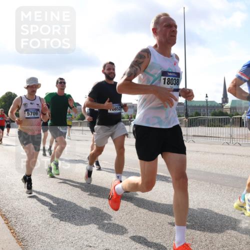 29.06.2025 - hella hamburg halbmarathon Lena Gebhardt http://msf.ph/oto/8324731 29.06.2025 09:48:28 Lombardsbrücke 5709, 17658, 0852, 18038, 1290, 1290, 1385, 1505, 1710, 1743, 2262, 2399, 2714, 2767, 3480, 3547, 3959, 4359, 4860, 5091, 5307, 5315, 5554, 5709, 6684, 6829, 6990, 6993, 7152, 7154, 7884, 8362, 8571, 8933, 9403, 10404, 10793, 10852, 10900, 11202, 11227, 11620, 11929, 12044, 12051, 12290, 12488, 12514, 12916, 13483, 13595, 13854, 13940, 13975, 14387, 14875, 14908, 15015, 15415, 15701, 15931, 15959, 16119, 16158 meine-sportfotos.de